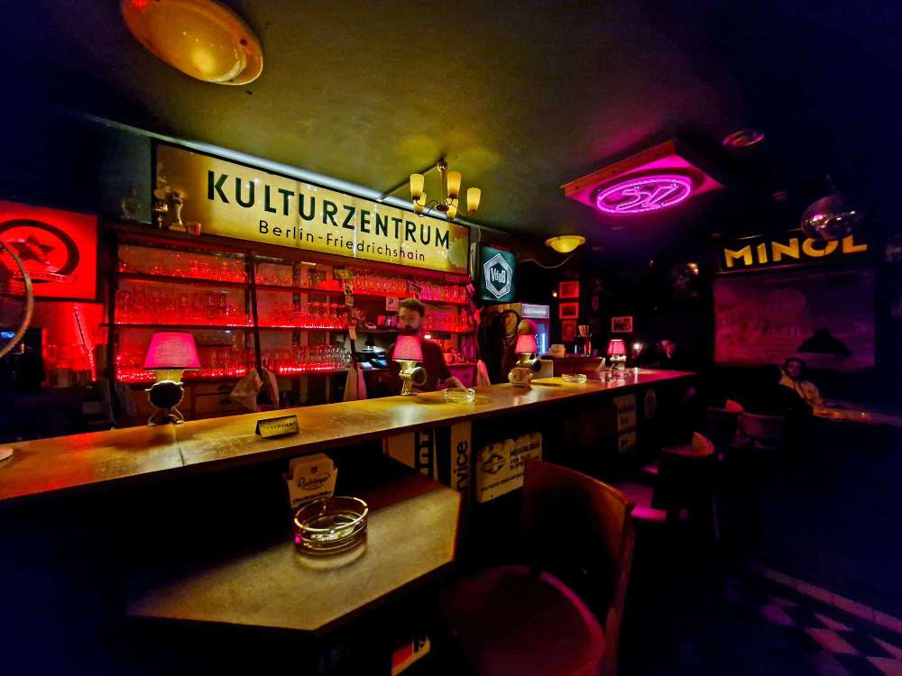 Die Tagnung Bar GDR Bar in Berlin