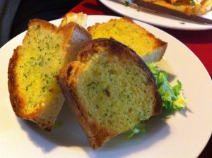 Garlic bread  at Mira  Mara, Helensburgh. © food and drink Glasgow blog