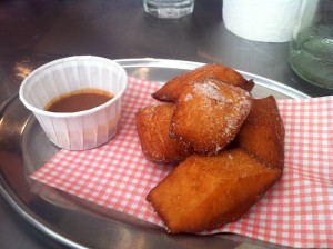 Donuts and Dipping Sauce, Burger Meats Bun, © Food and Drink Glasgow blog