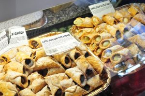 Di Mambros Deli - Cannoli selection