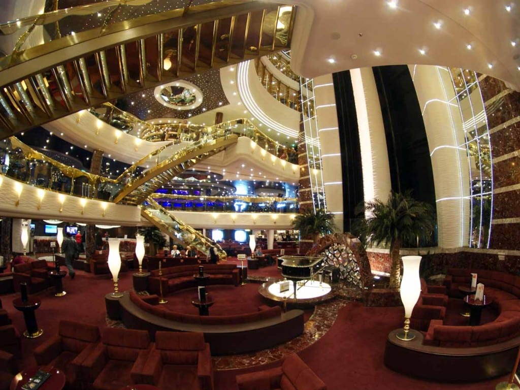 MSC Splendida - grand entrance