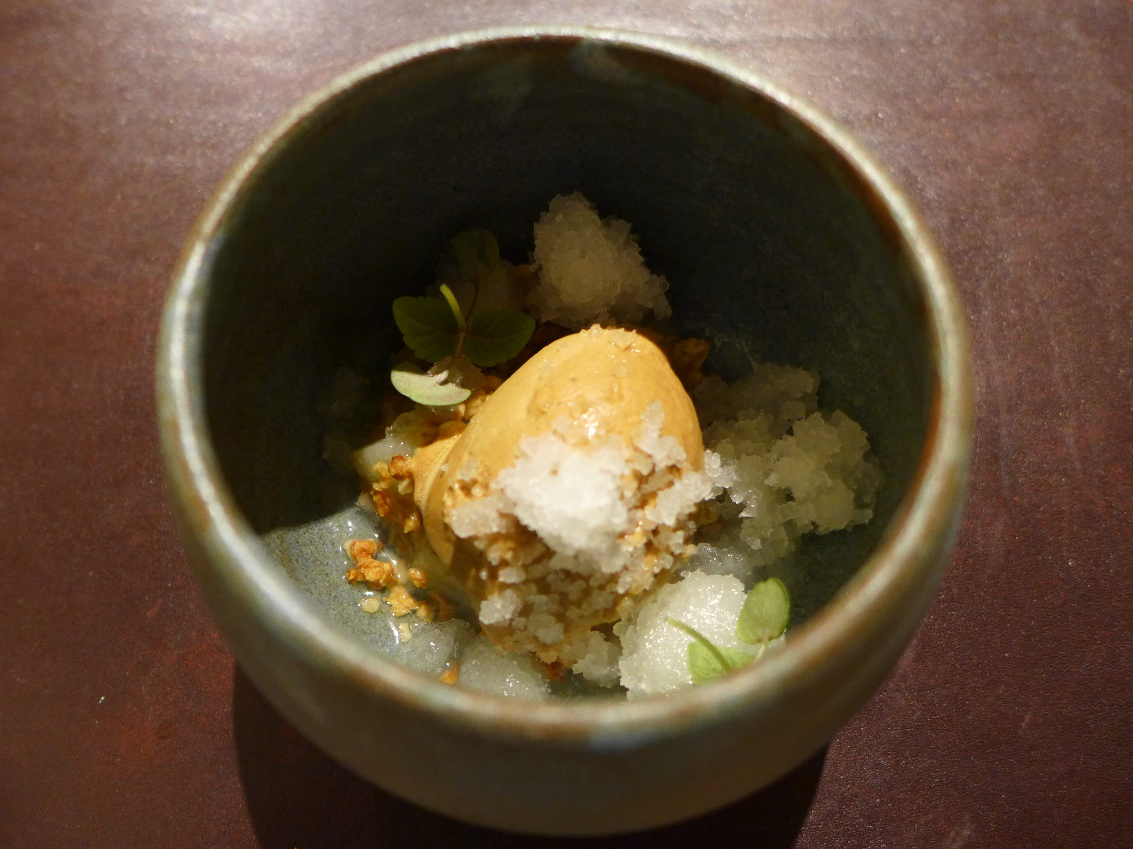 L'enclume - Pear, toasted oats and lactose
