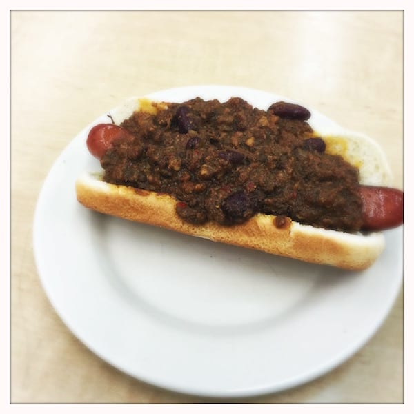 Katzs_deli_NY_.chilli_dog