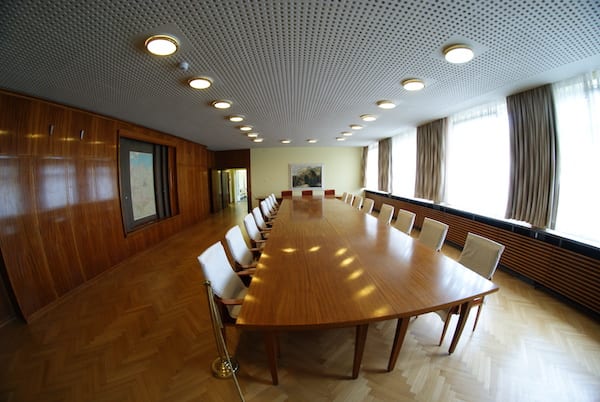 Stasi_museum_berlin_meeting_room