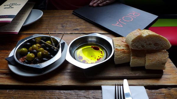 Rioja_Finnieston_Glasgow_oil_bread_olives