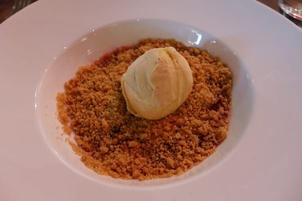 moness_resort_pear and blackberry crumble