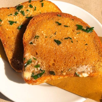 carluccios-gluten-free-garlic-bread