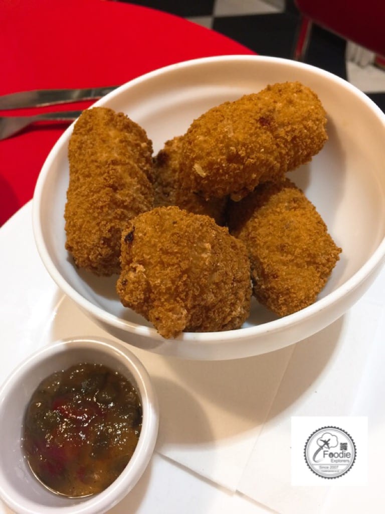 Food review Ed's Easy Diner, Euston Station, London *CLOSED* • Foodie