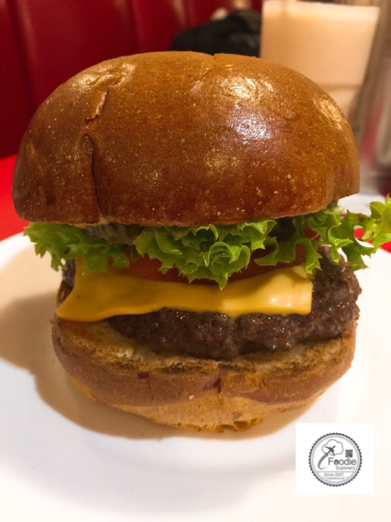 Food review Ed's Easy Diner, Euston Station, London *CLOSED* • Foodie