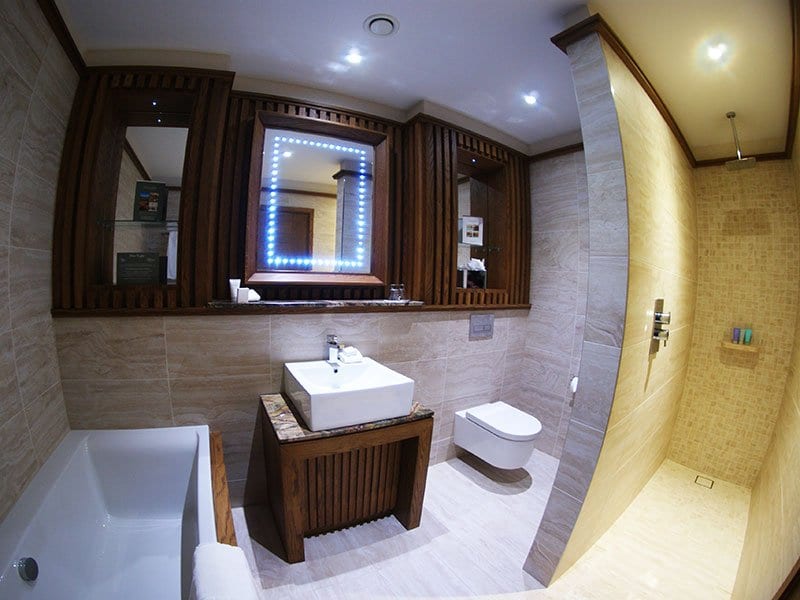 Galgorm Resort & Spa - bathroom 1