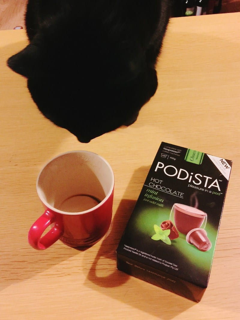 Fred the cat likes Podista mint infusion from Mugpods