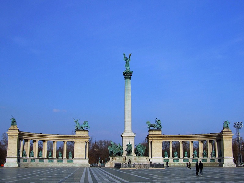top ten sights in budapest heroes square