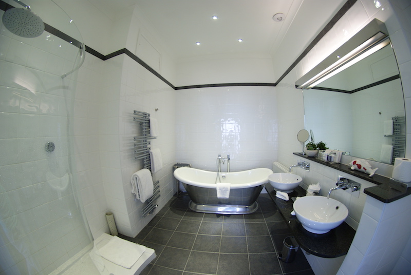 The Headland Hotel - bathroom