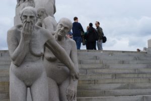 vigeland park oslo monolith