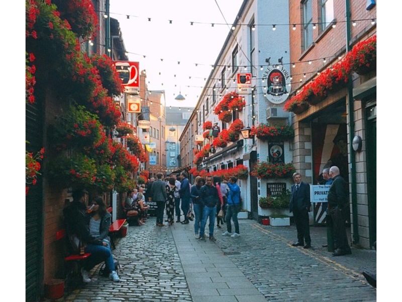 Belfast cathedral quarter pubs