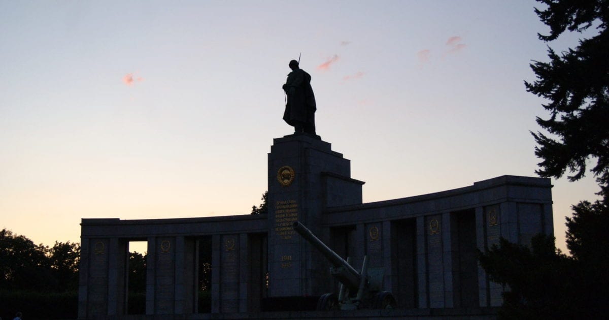 soviet war memorial berlin tiergarten