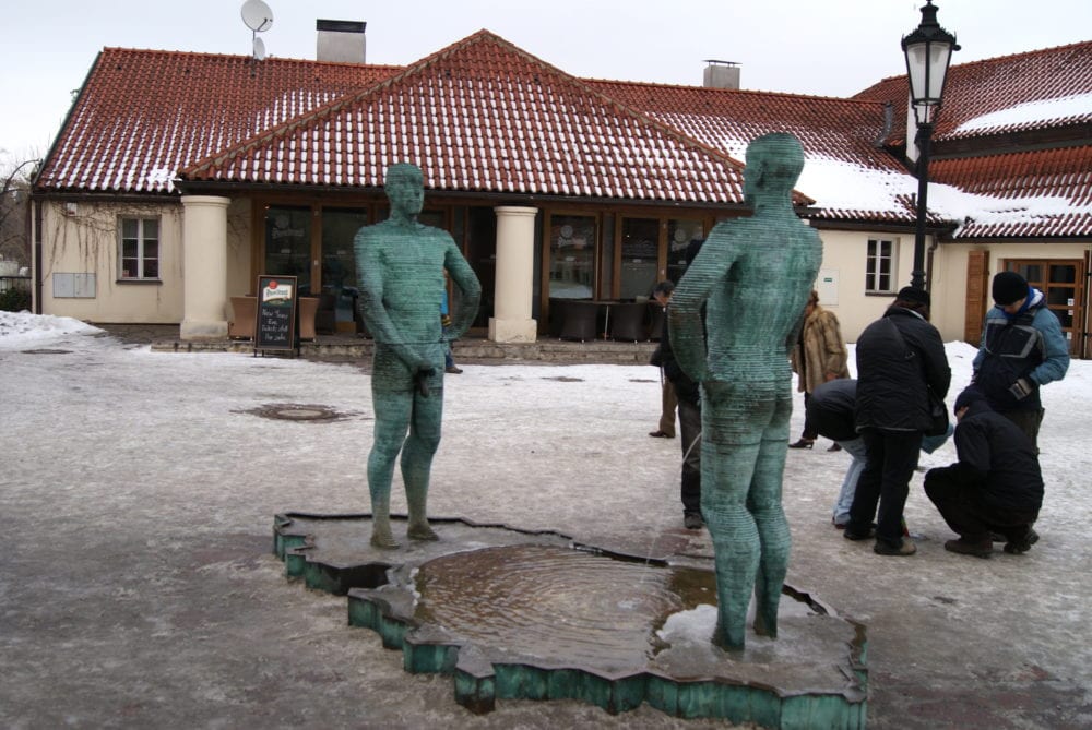 david cerny pissing men prague