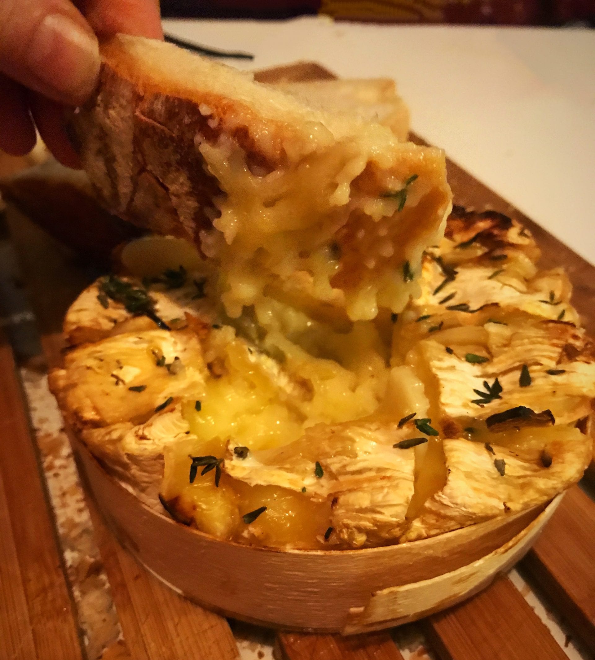 Baked Camembert with thyme and honey recipe