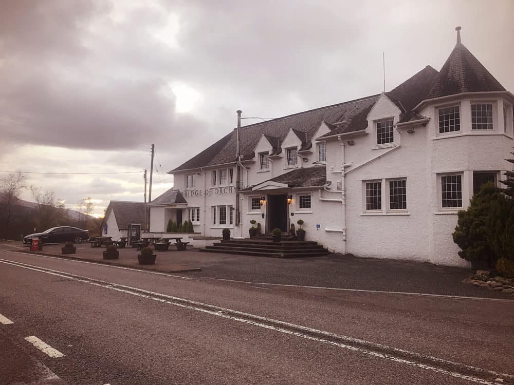 bridge of orchy hotel outside