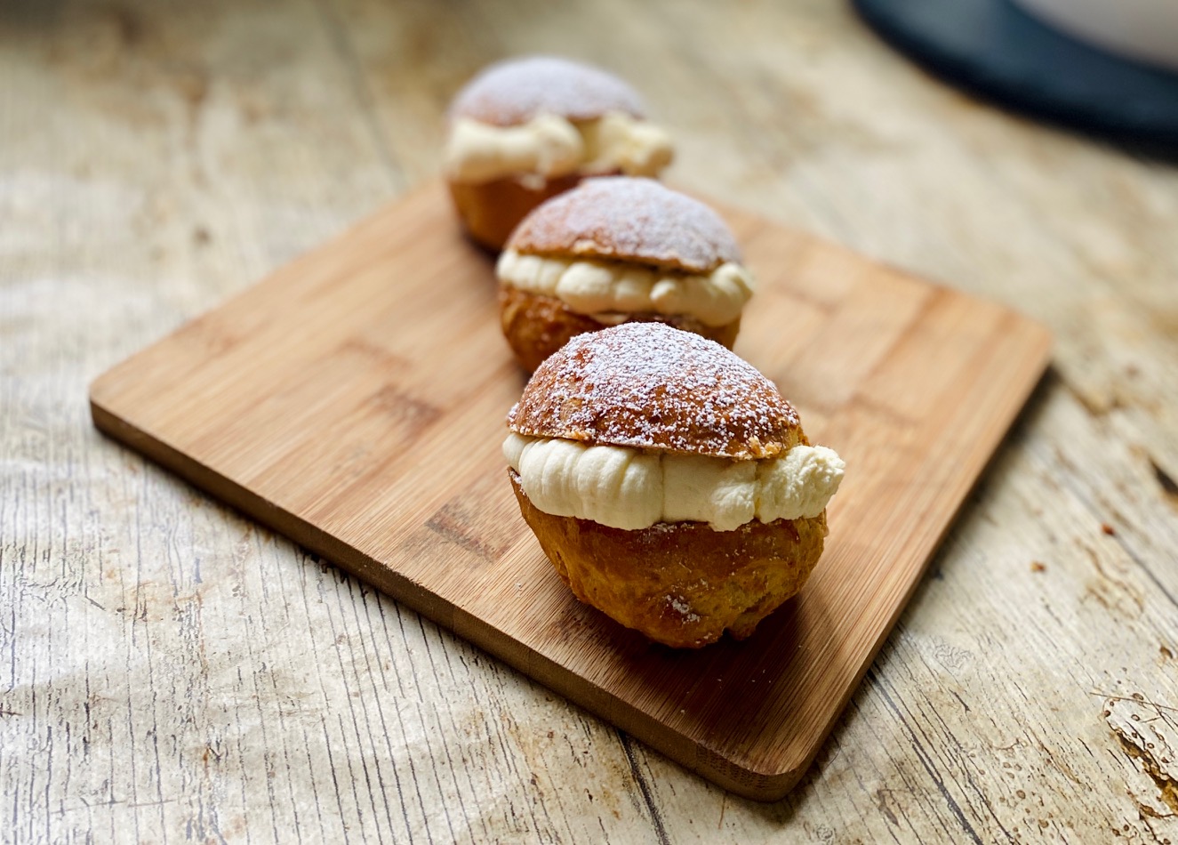 Recipe Scottish Cream Cookies Aka Cream Buns • Foodie Explorers