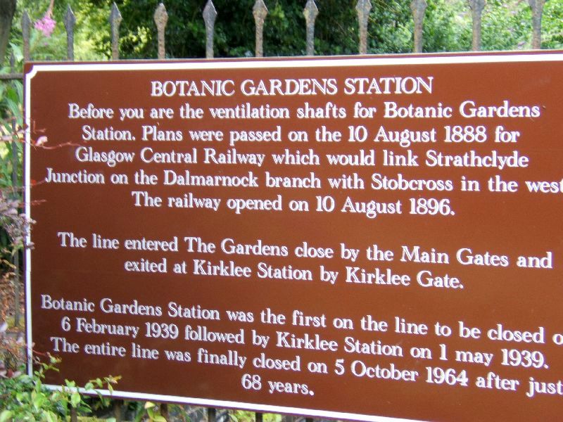 Botanic Gardens Station vent sign