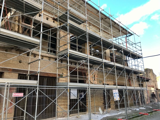 Herculaneum scaffolding 