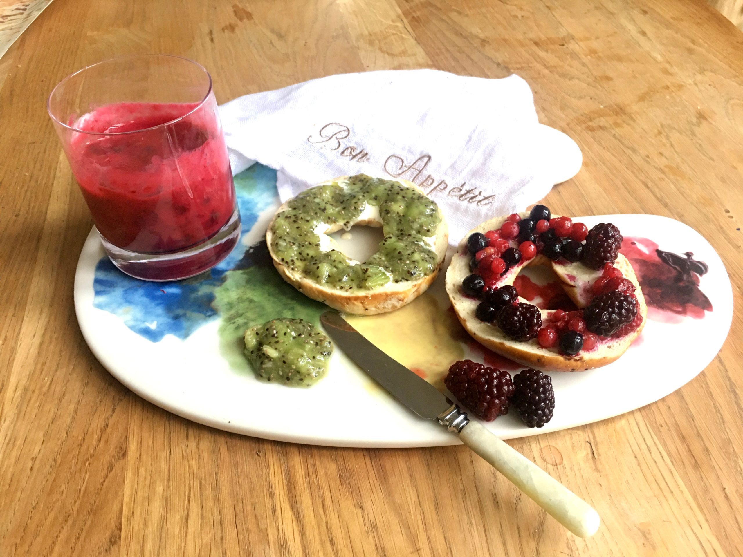 Toasted Bagels with Fruit Toppings