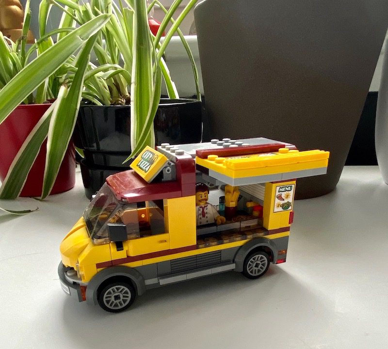 pizza van lego