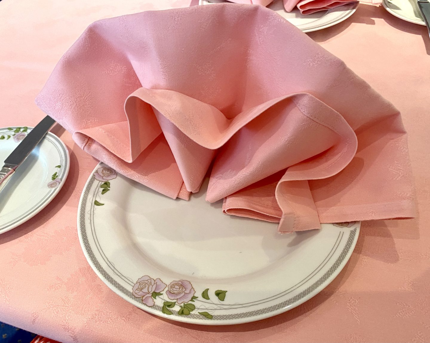 Oslo court pink napkins 