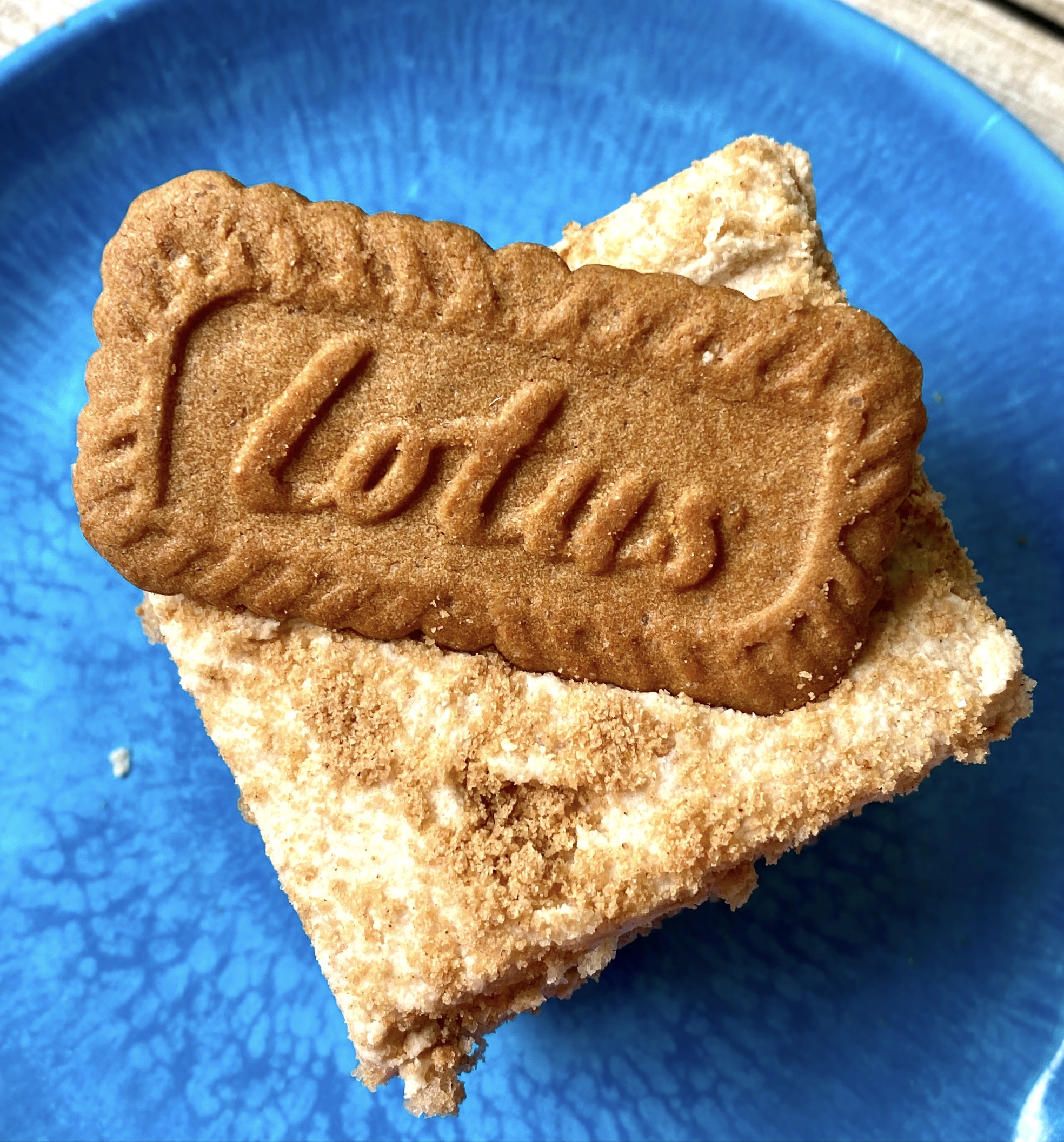 biscoff frosted traybake recipe