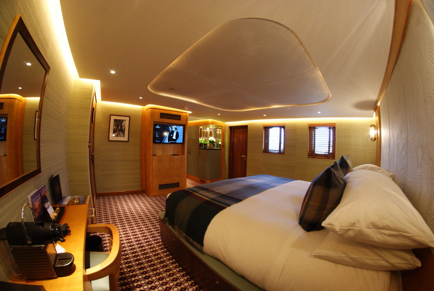 fingal leith luxury floating hotel cabin