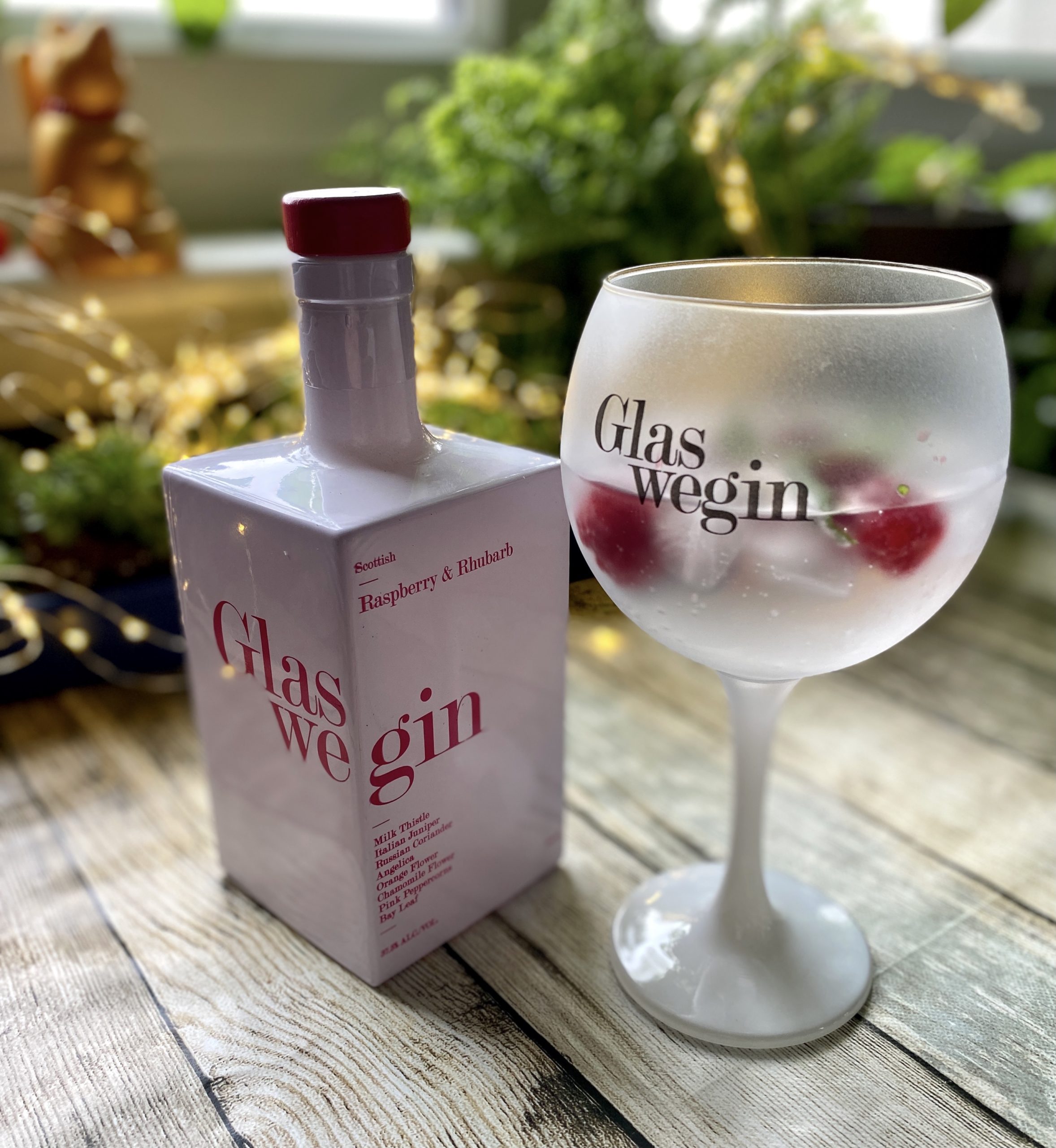 glaswegin raspberry and rhubarb gin perfect serve