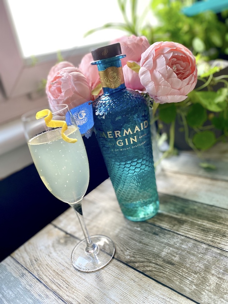 Mermaid Gin French 75 cocktail