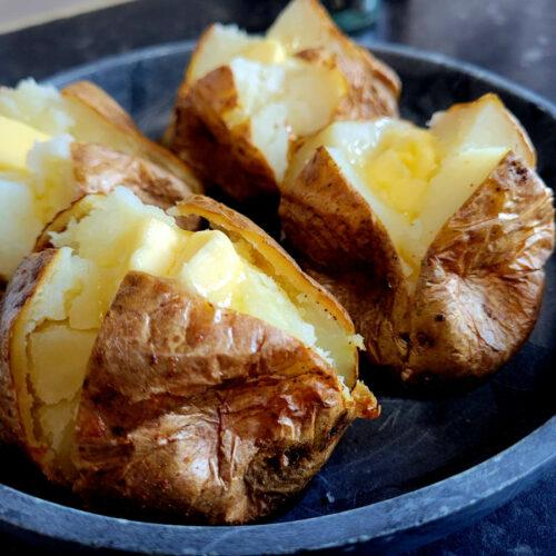 Air fryer baked potato recipe • Foodie Explorers