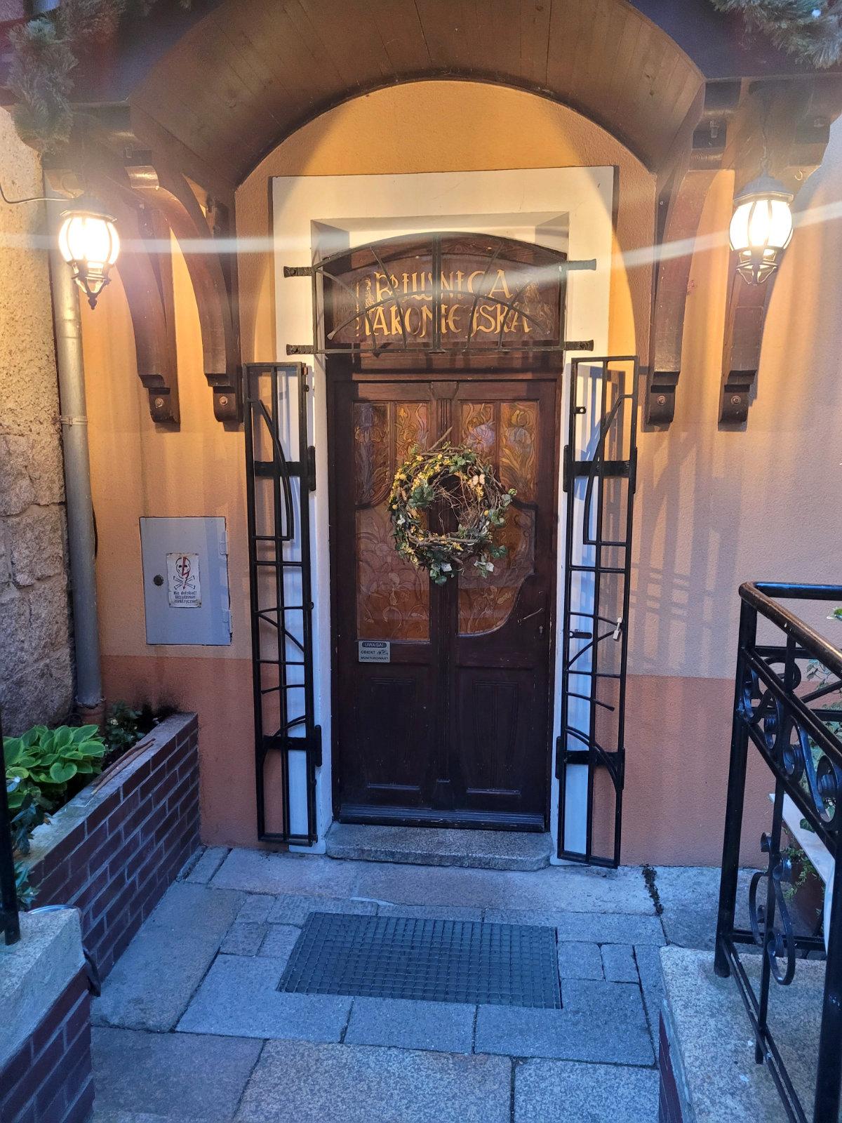 Piwnica Staromiejska door