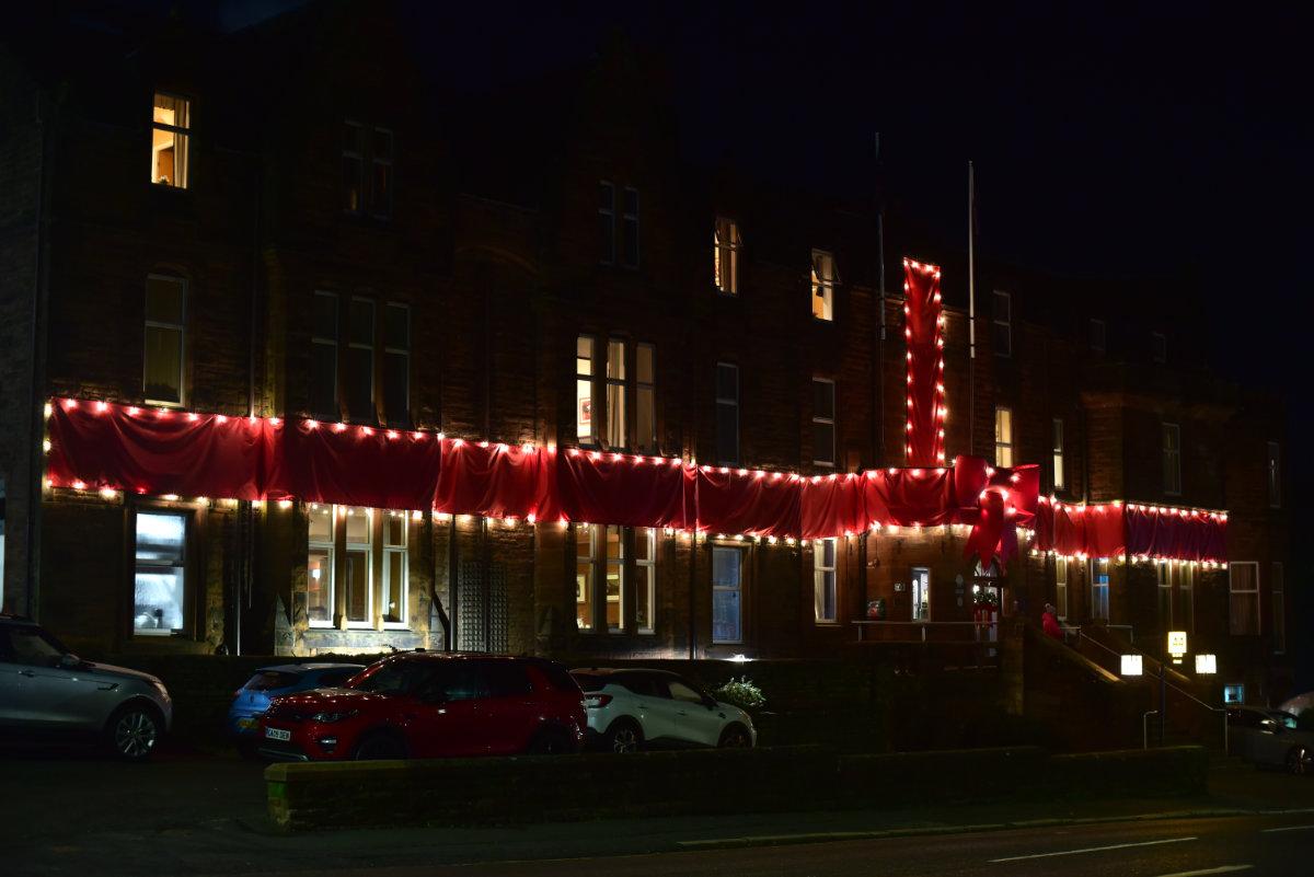 cairndale hotel christmas bow