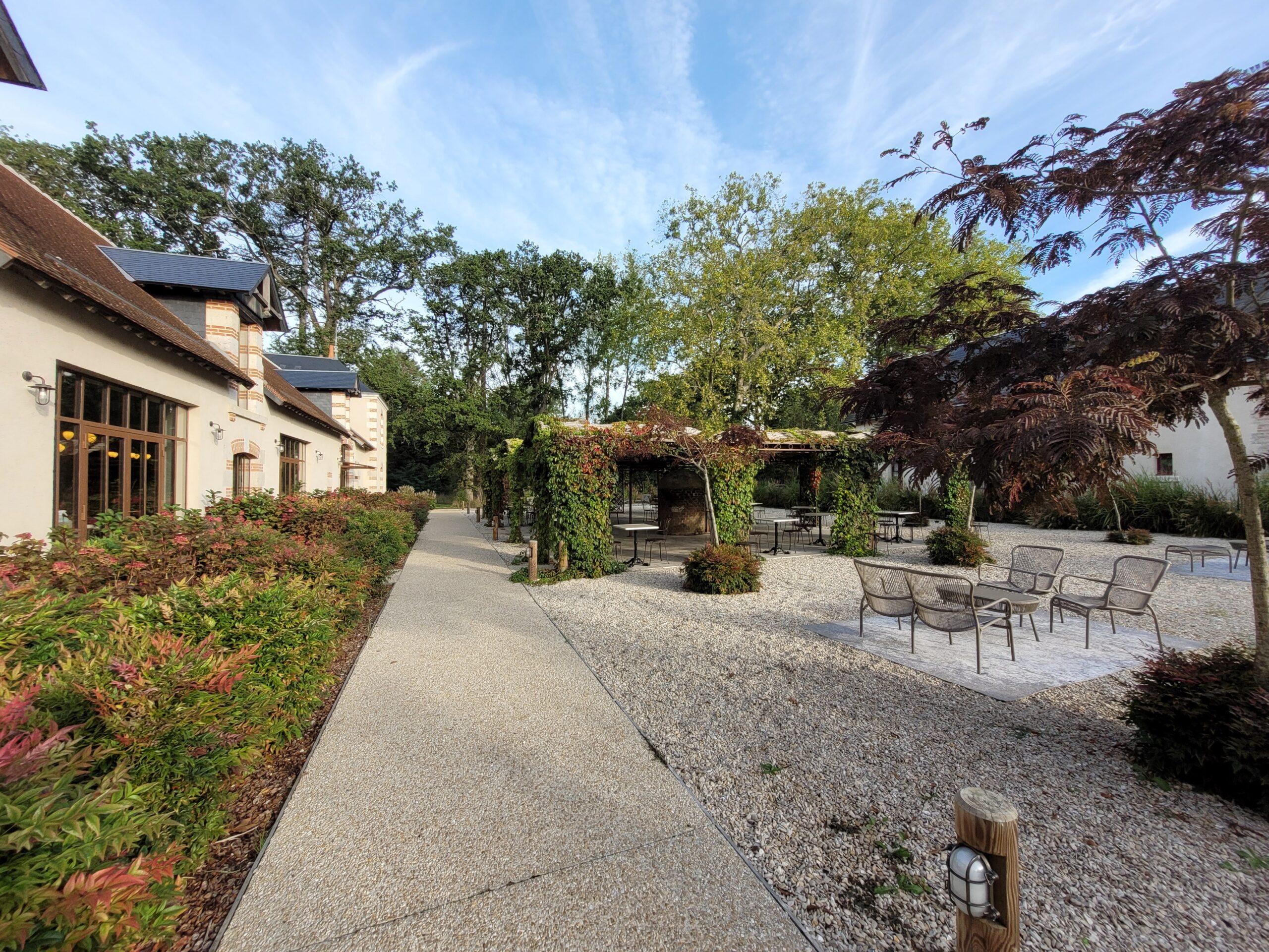 les sources de cheverny outside l auberge restaurant