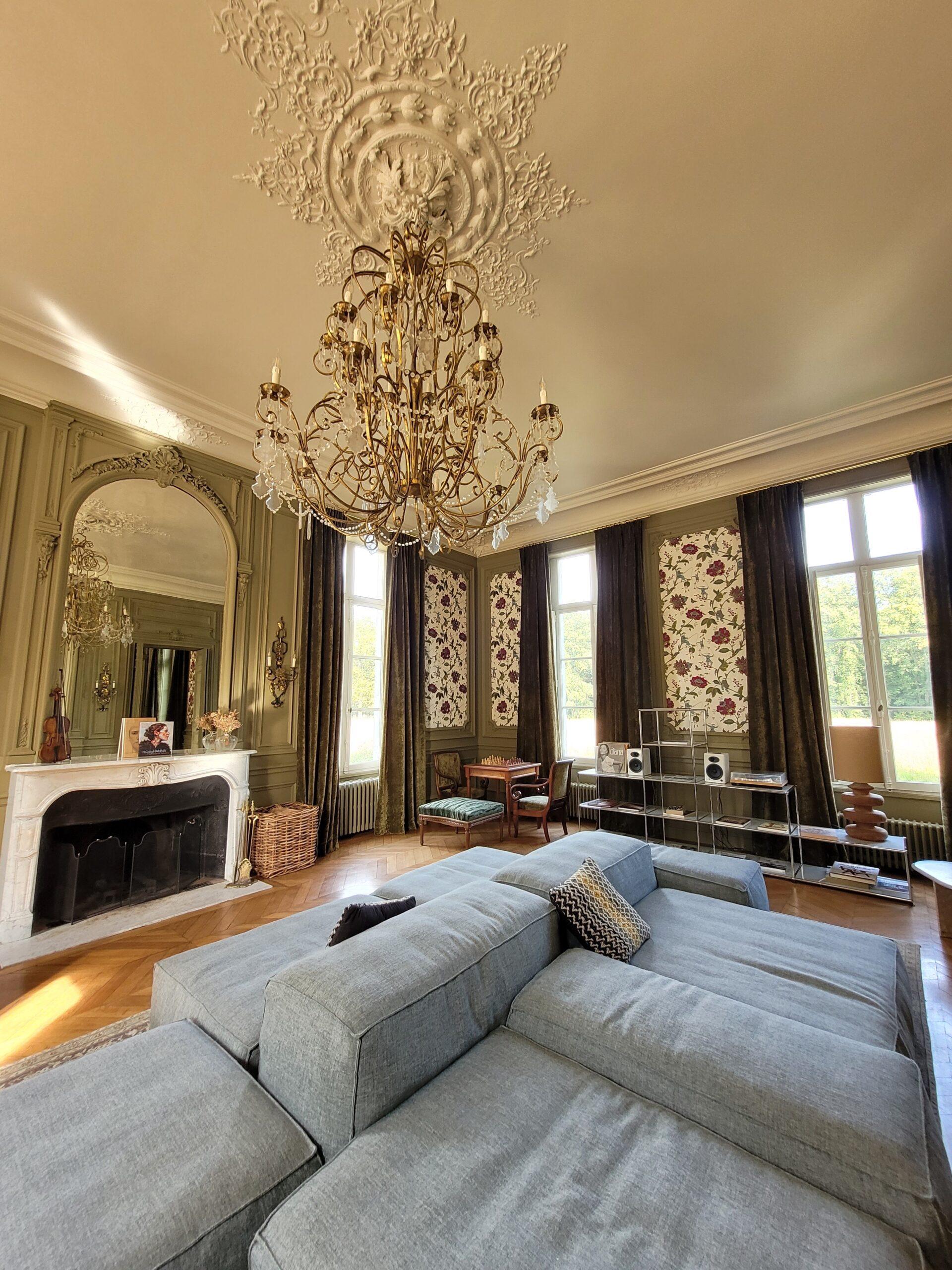 les sources de cheverny inside room 