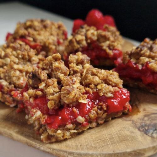 Recipe for Air Fryer Raspberry Crumble Slices