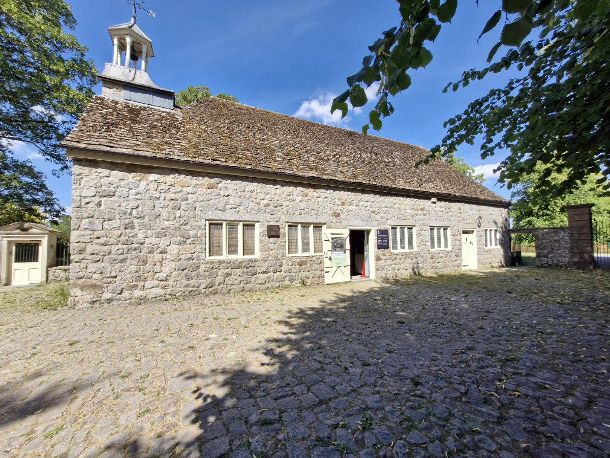 avebury travel guide