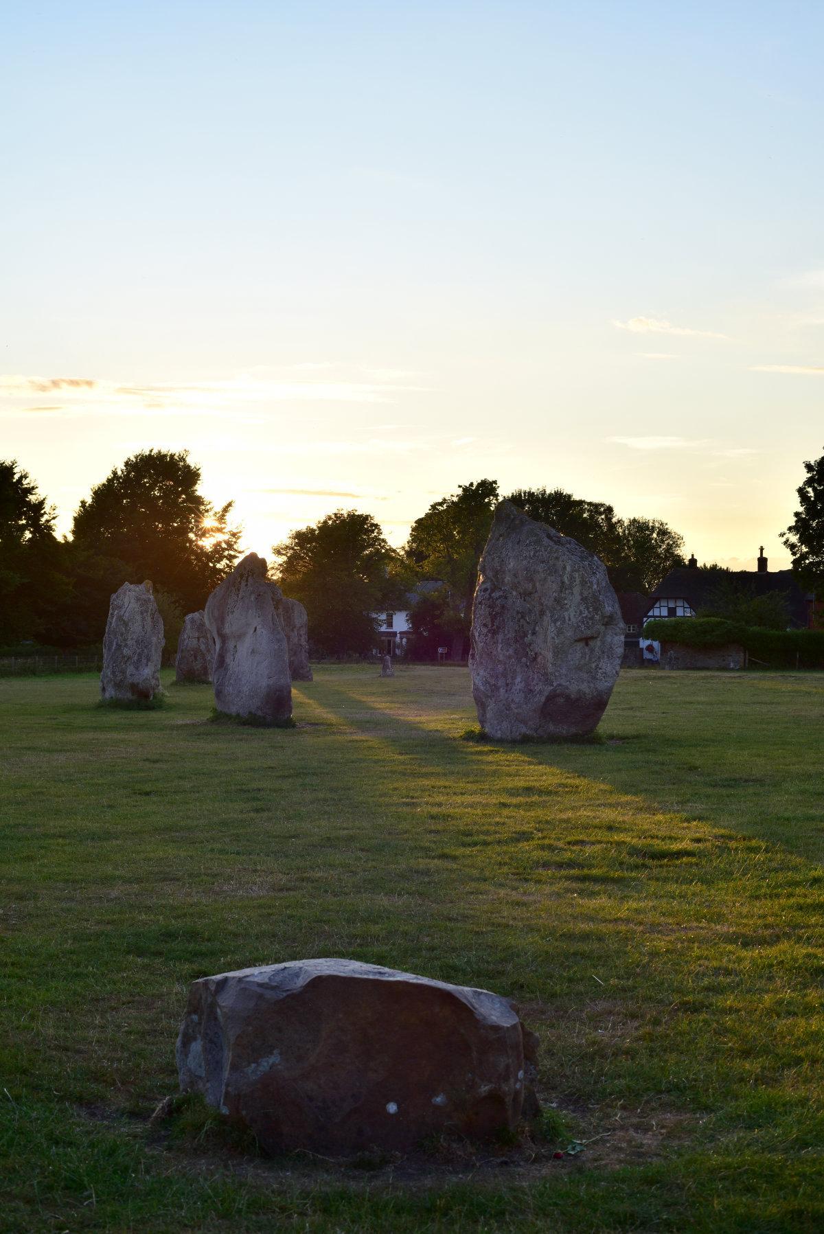 Travel Guide to Avebury