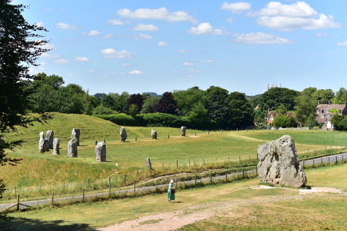 Travel Guide to Avebury