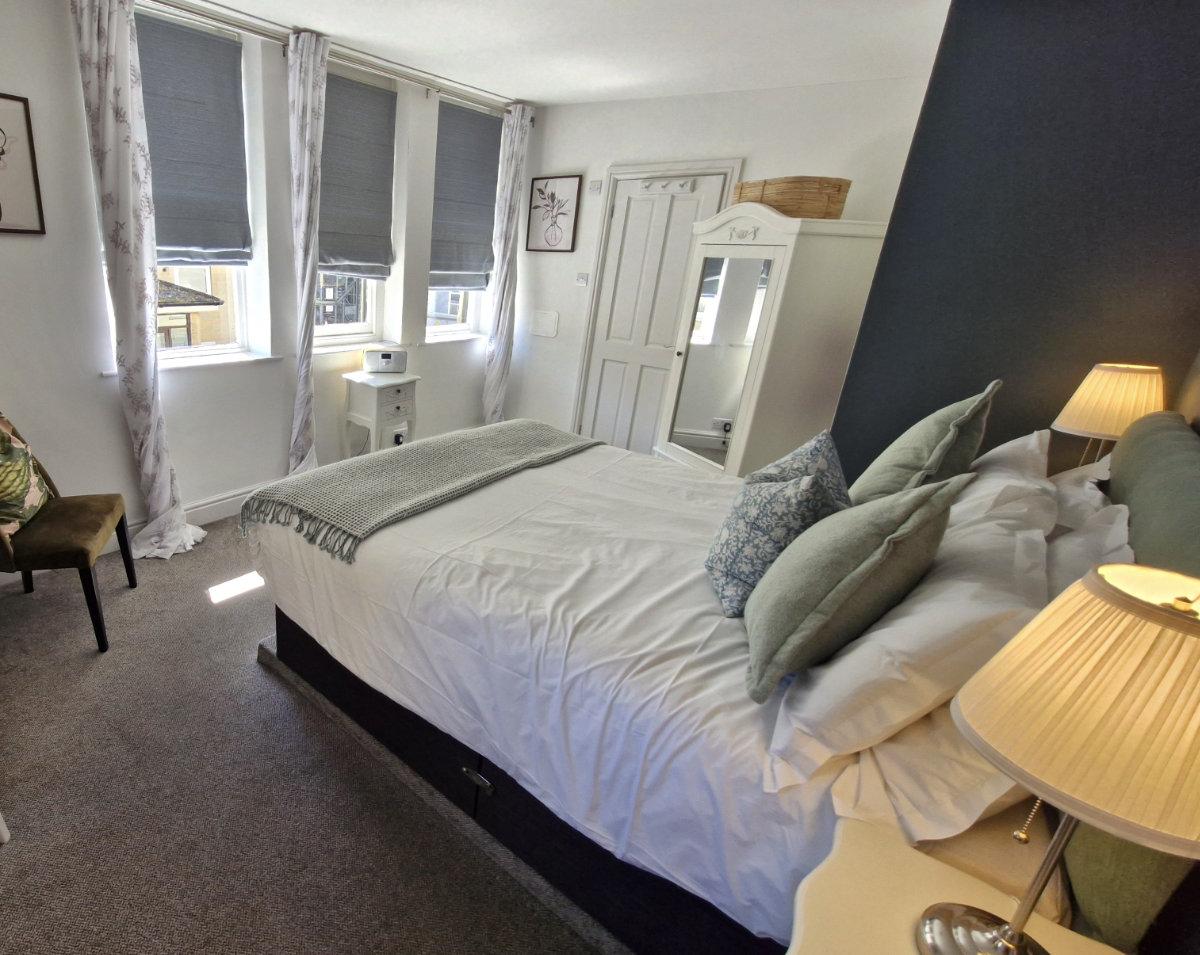 The griffin Inn bath bedroom