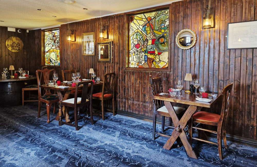 1610 at The Globe Inn, Dumfries