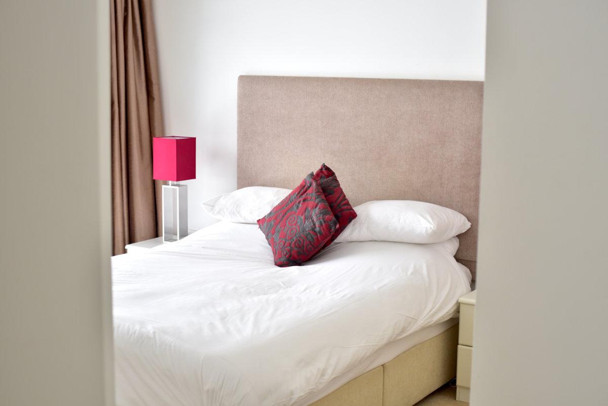 Cleyro Serviced Apartments - bedroom