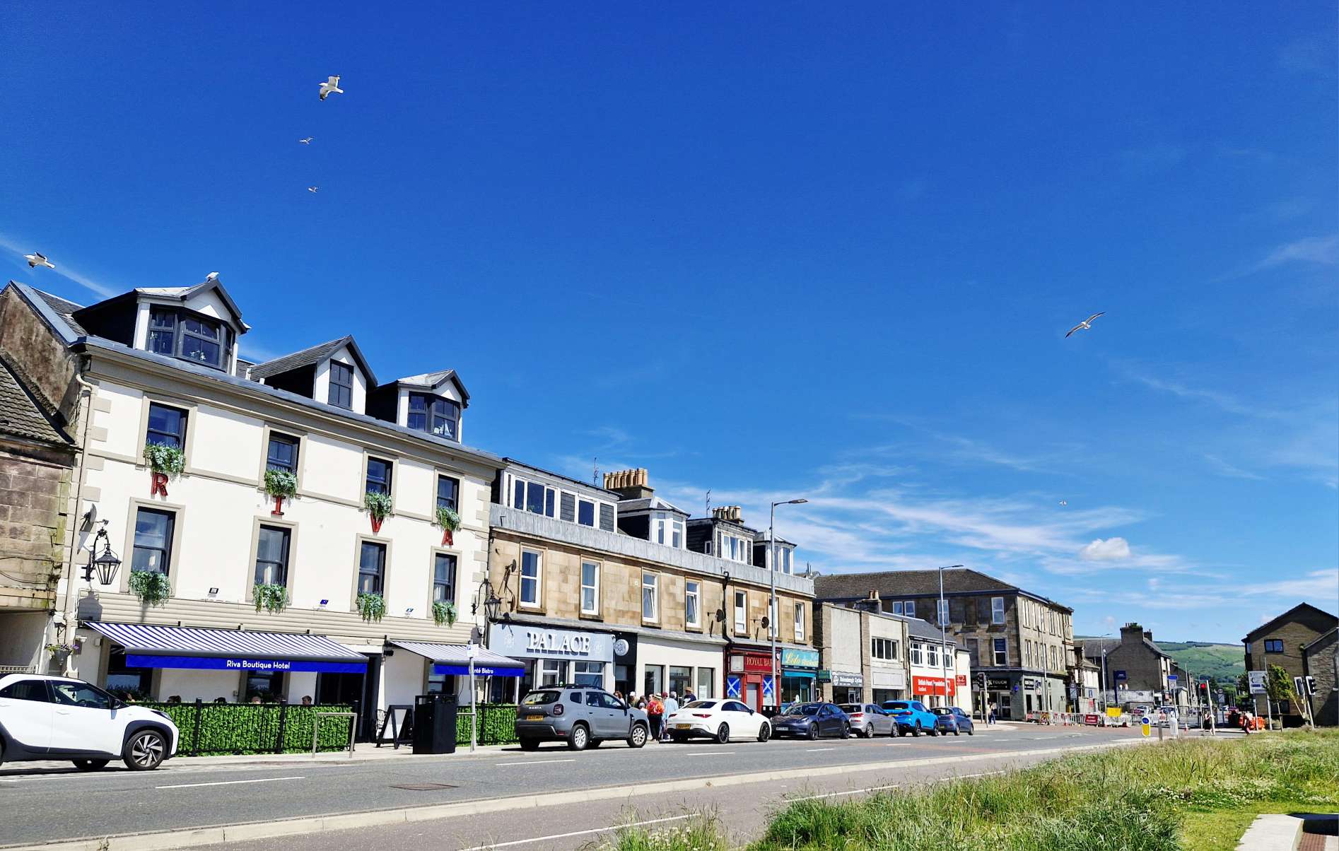 outside Riva Boutique Hotel Helensburgh Review – Stylish Seafront Stay Near Loch Lomond