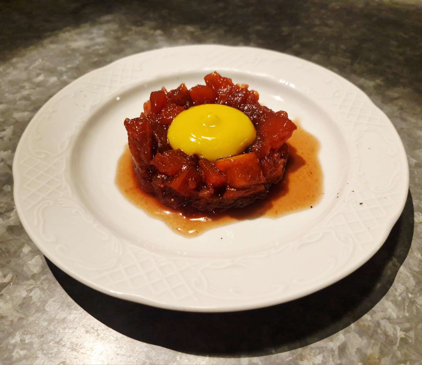 Steak tartare-style dessert at Privé de Dessert
