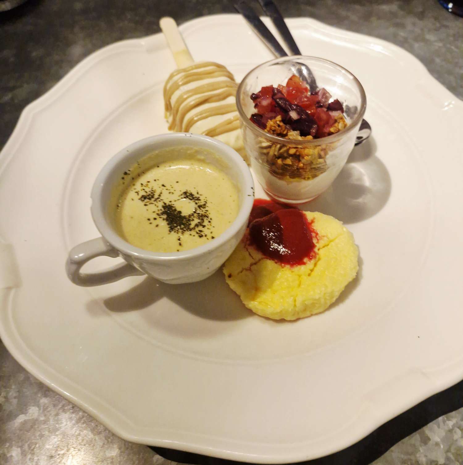 starters Privé de Dessert Paris Review | Unique Paris Restaurant