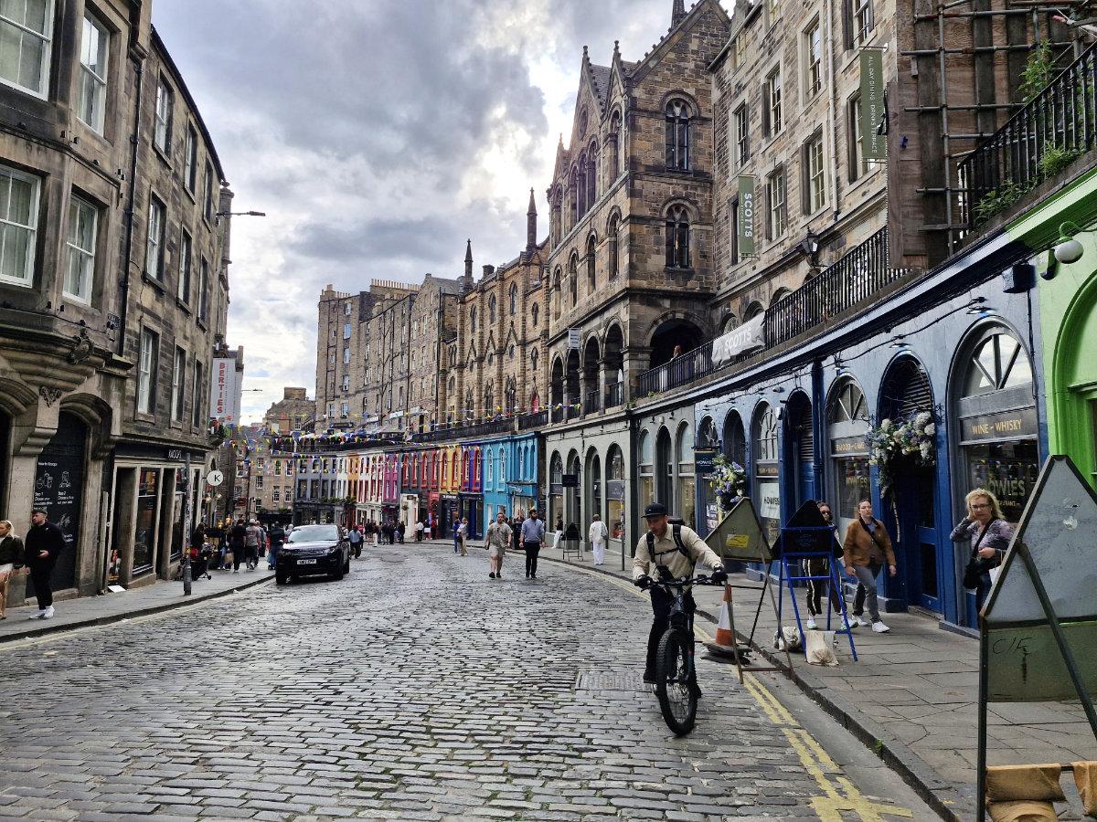 Edinburgh Victoria Street View