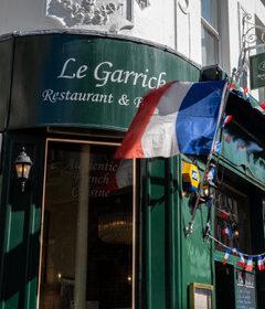 Le Garrick Covent Garden Celebrates 40 Years with 1986 Prices